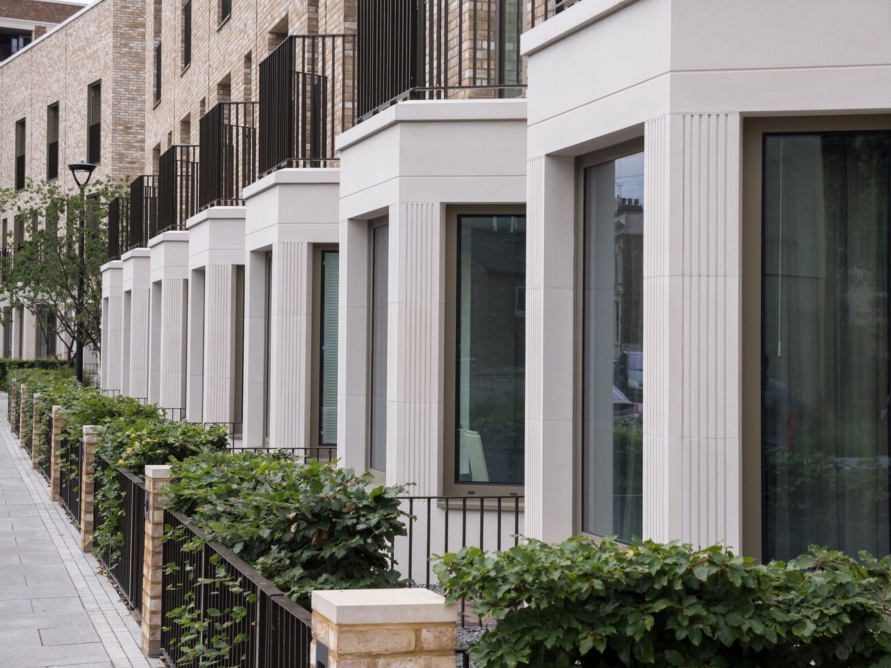 MP1 South Gardens Heygate St Elephant Castle London SE17 1 RG 9