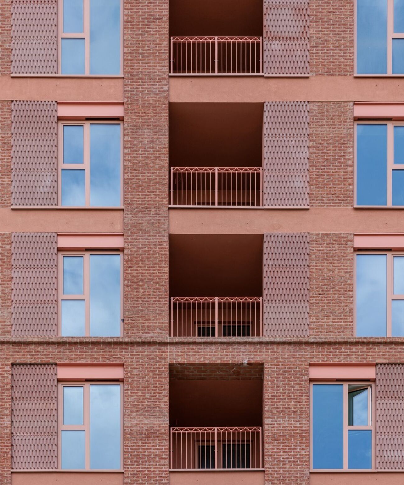 Welbourne Tottenham Hale 9 Large