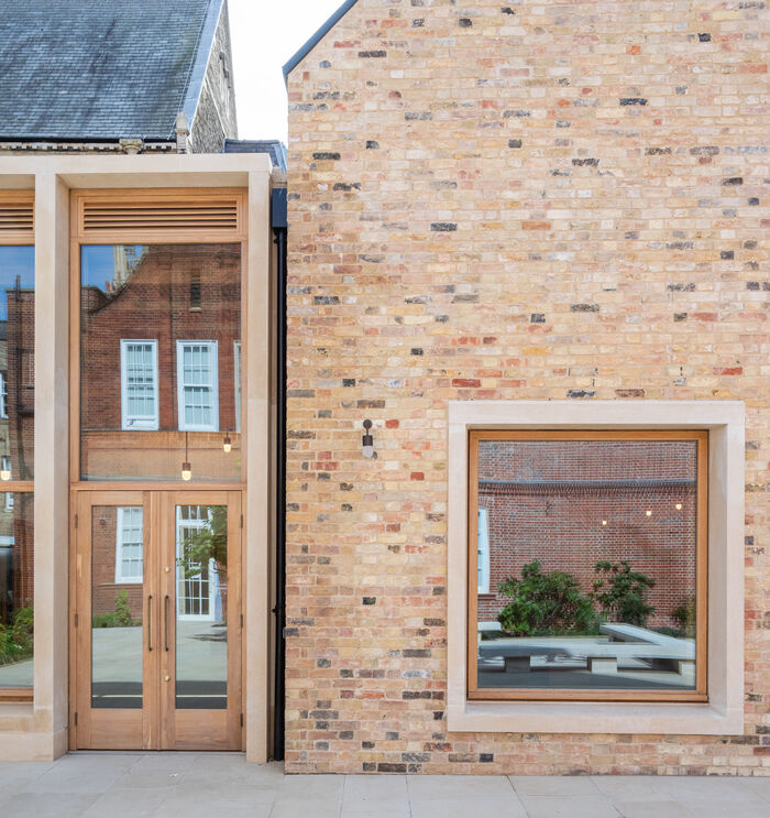 Photo inspiration: Fresh Look at Bespoke Cast Stone