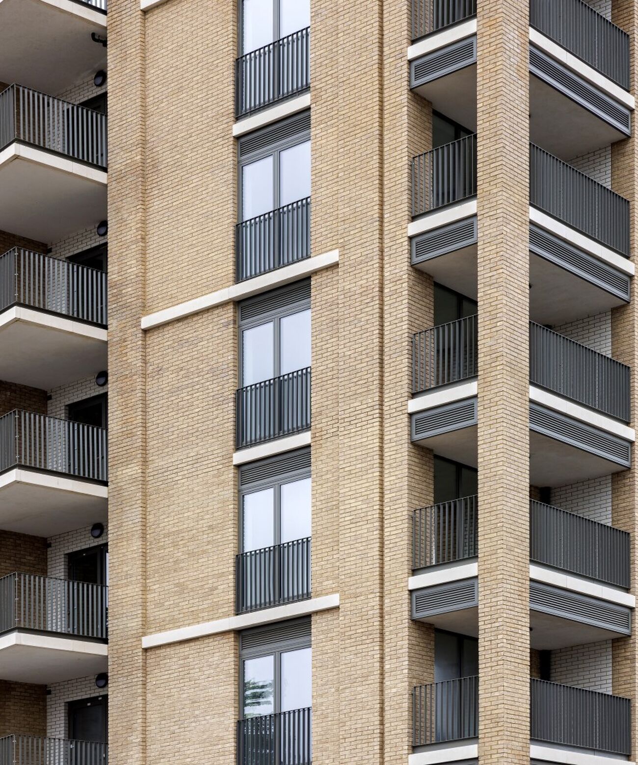571 High Road, Ilford, cast stone balcony fascia