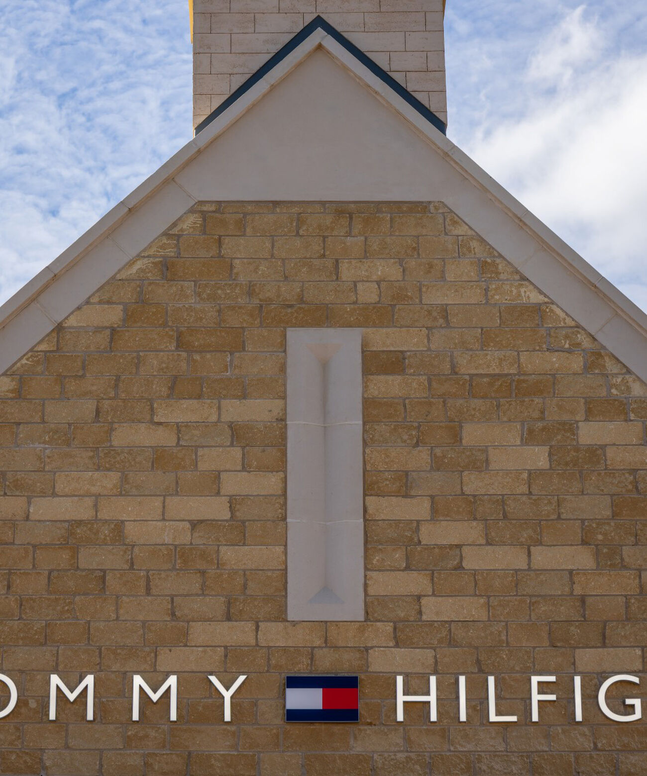 Cotswold Designer Outlet - Semi-dry Cast Stone by Vobster