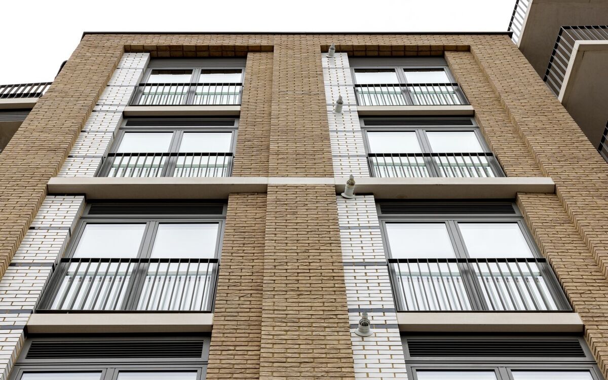 571 High Road, Ilford, Vobster cast stone