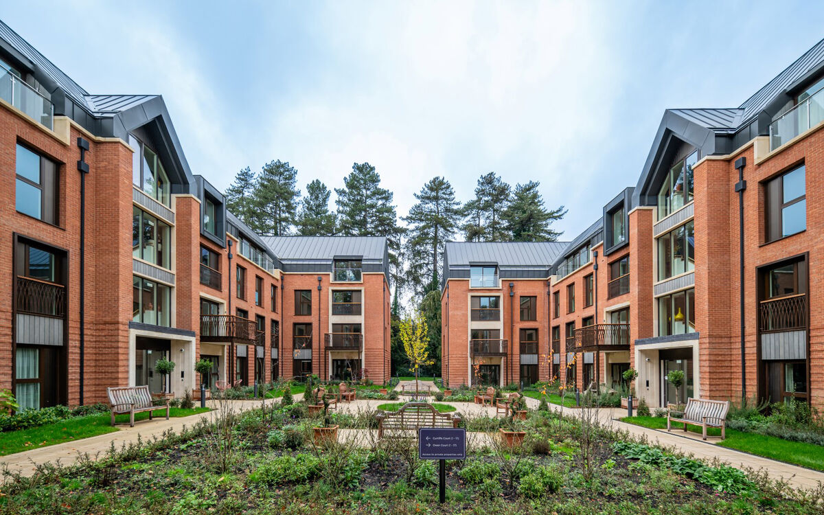 Audley Sunningdale Park Wet Cast Stone