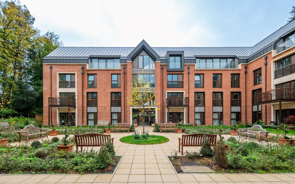 Wet Cast Stone, Audley Sunningdale Park