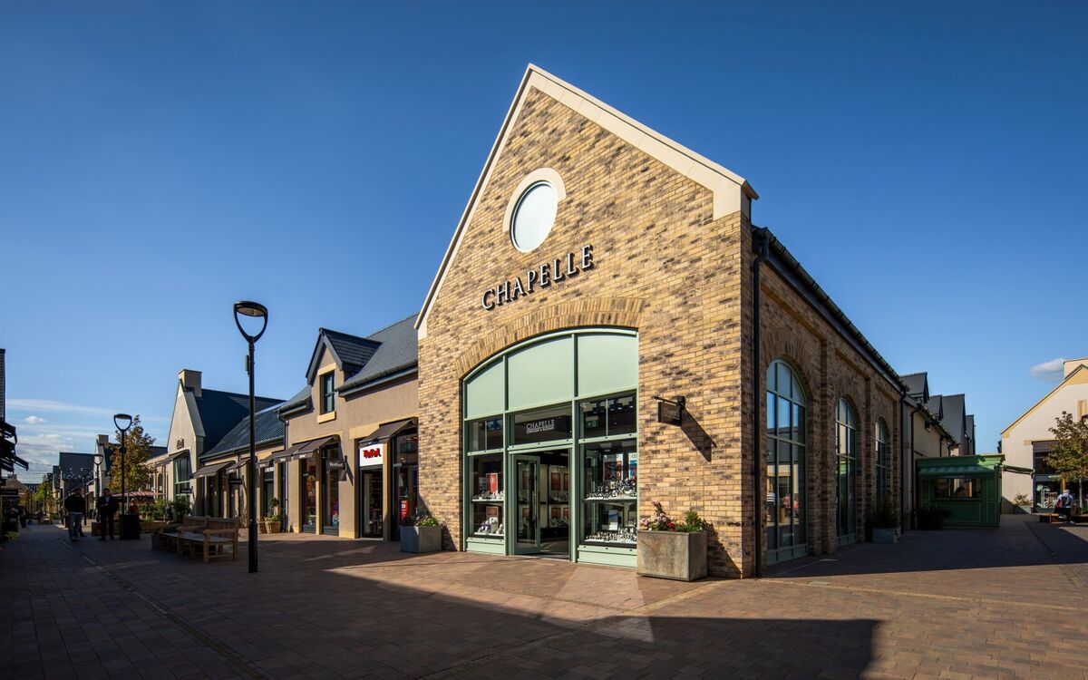Cotswold Designer Outlet Tewkesbury, Cast Stone