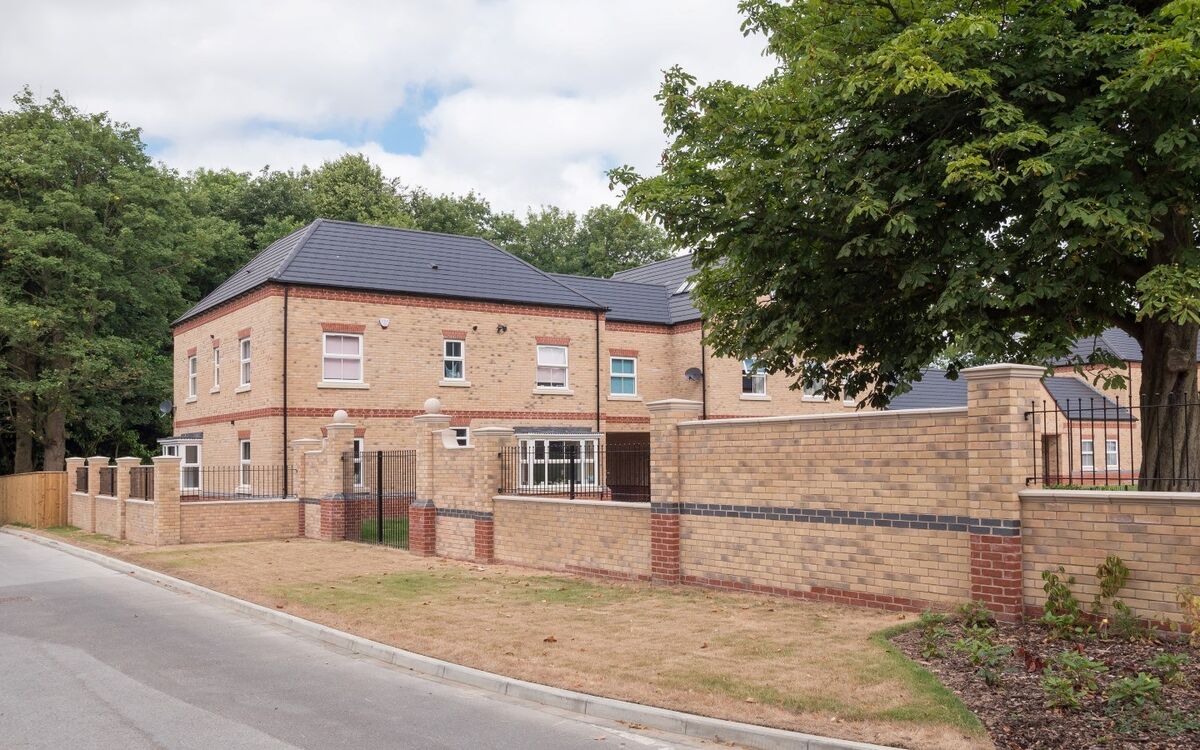 Roundhay Chartford Homes 10 Coping Stones 2