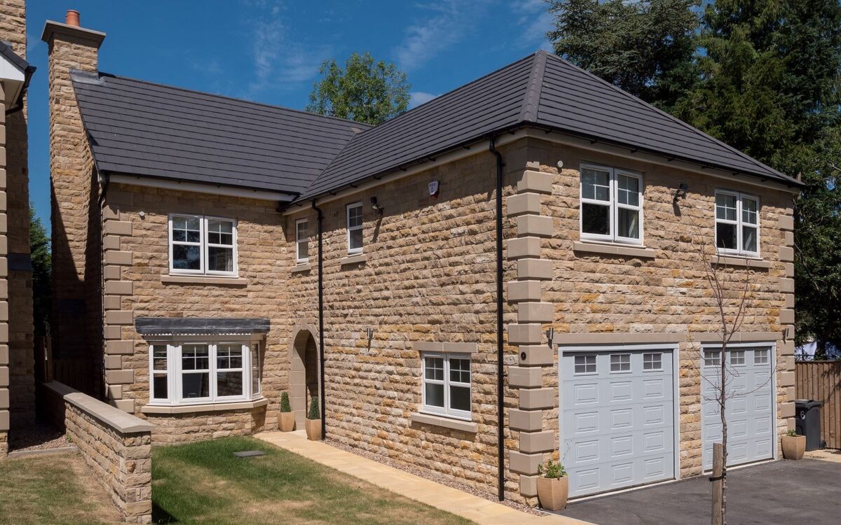 Menston Chartford Homes 6 Cast Stone Quoins